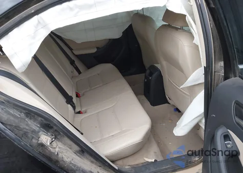 2014 Volkswagen Jetta Hybrid Sel Premium from USA, damaged, VIN 3VW637AJ7EM268885